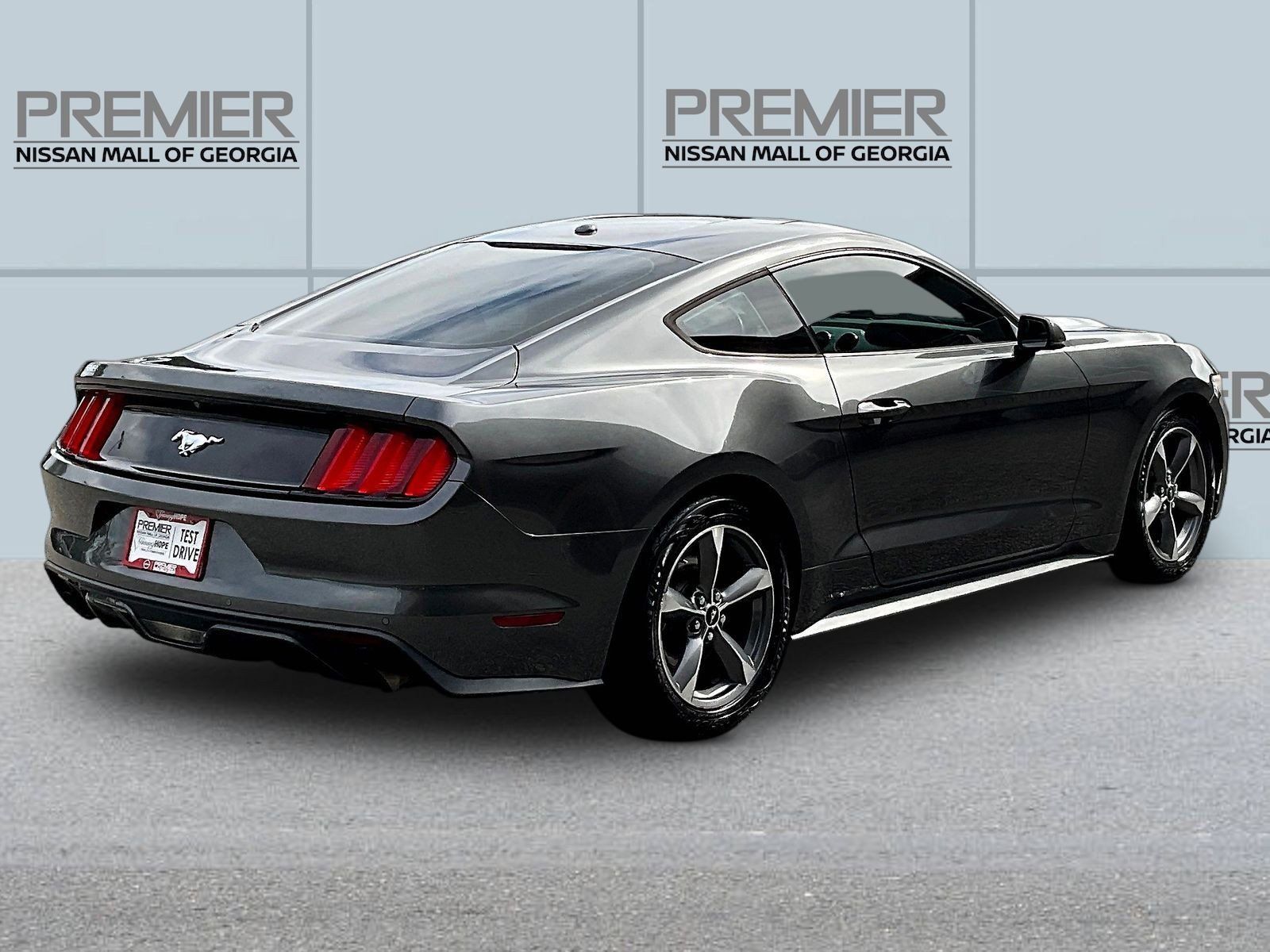 Used 2016 Ford Mustang Premium RWD image 7