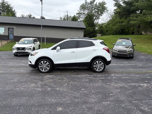 Used 2019 Buick Encore Preferred AWD/4WD image 2
