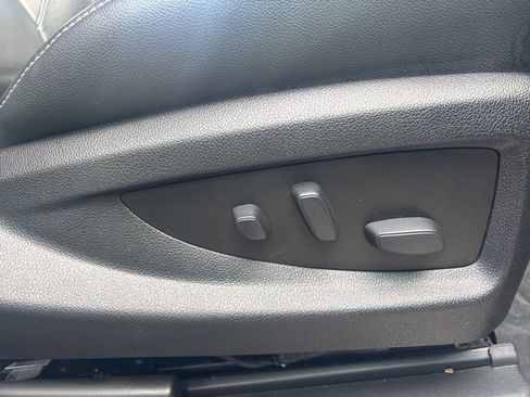 Used 2020 Chevrolet Suburban Premier w/ Premier 6.2L Value Package image 32