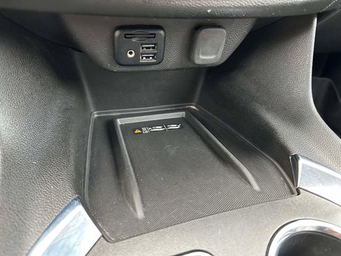 Certified 2023 Chevrolet Traverse LT w/ LT Premium Package image 32