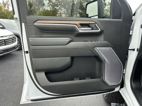 Used 2024 Chevrolet Silverado 3500 High Country w/ High Country Premium Package image 12