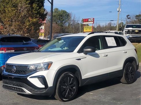 Certified 2022 Volkswagen Taos S image 31