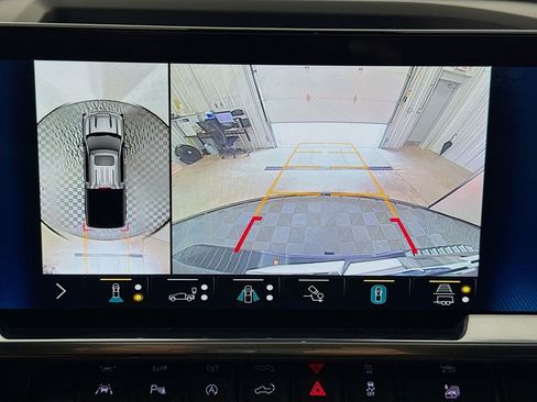 Used 2022 Chevrolet Silverado 1500 High Country w/ High Country Premium Package image 13