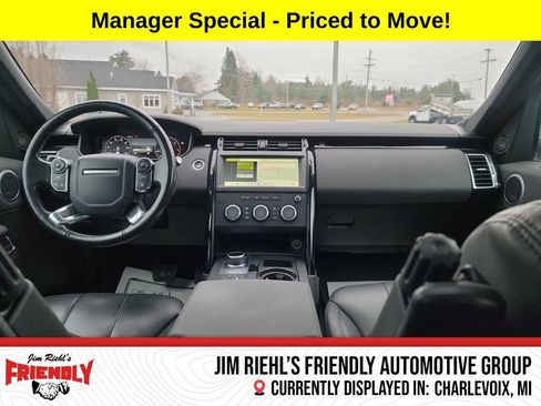 Used 2018 Land Rover Discovery SE image 8