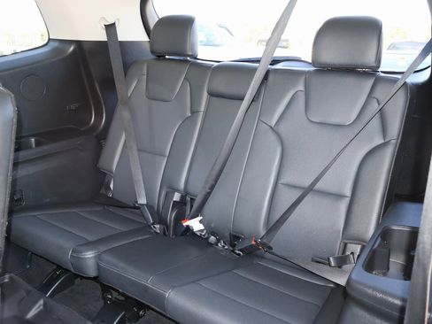 Used 2023 Kia Telluride EX w/ EX Captain's Chair Package image 32