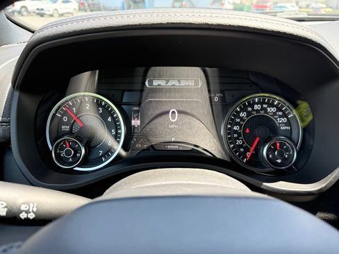 Used 2025 RAM 1500 Laramie AWD/4WD image 32
