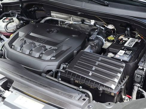 Used 2021 Volkswagen Tiguan SE R-Line image 60