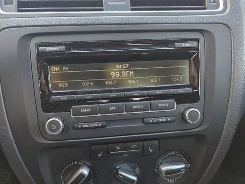 Used 2012 Volkswagen Jetta SE image 8