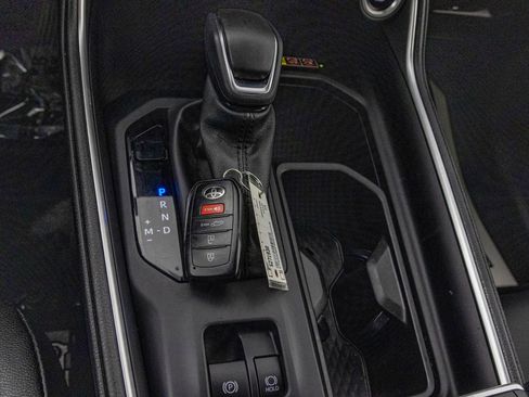 Used 2024 Toyota Grand Highlander XLE image 27