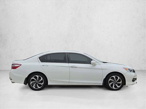 Used 2017 Honda Accord EX-L image 4