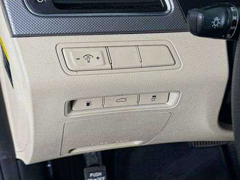 Used 2017 Hyundai Sonata SE w/ Cargo Package image 10