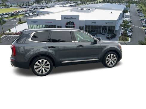 Used 2021 Kia Telluride EX w/ EX Premium Package image 14