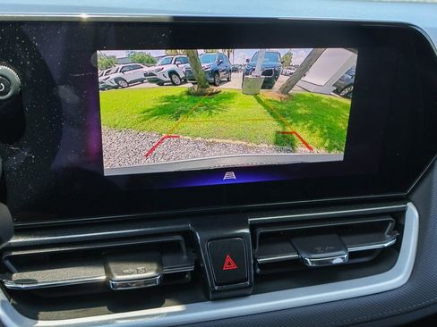 Used 2025 Chevrolet TrailBlazer LT AWD/4WD image 4