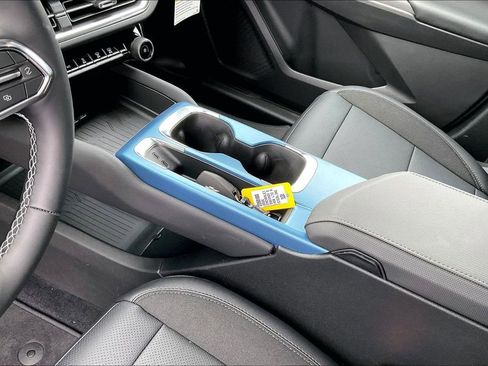 New 2026 Chevrolet Equinox EV LT image 23