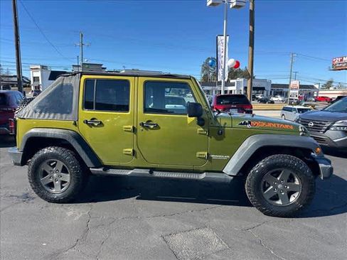Used 2010 Jeep Wrangler Mountain image 2