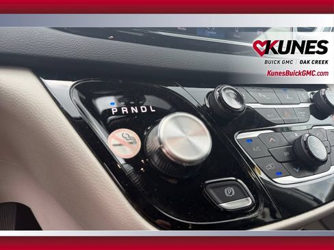 Used 2024 Chrysler Pacifica Touring-L FWD image 30