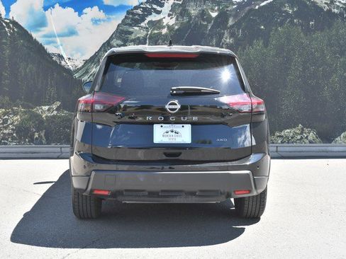 Used 2026 Nissan Rogue SV AWD/4WD image 10
