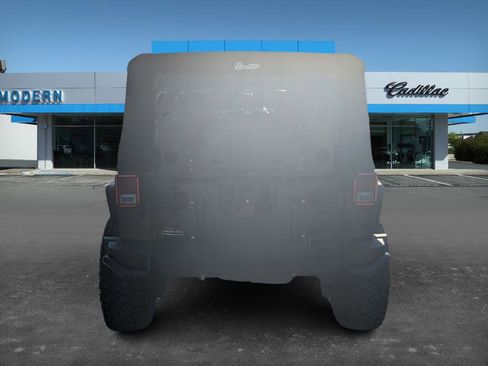 Used 2018 Jeep Wrangler Unlimited Sport S image 6