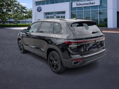 New 2026 Volkswagen Taos SE FWD image 5