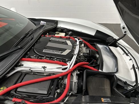 Used 2015 Chevrolet Corvette Z06 w/ 2LZ Preferred Equipment Group image 38