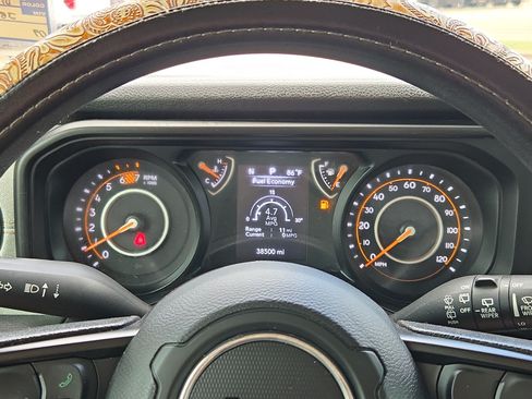 Used 2024 Jeep Wrangler Sport AWD/4WD image 20