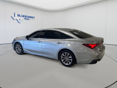 Used 2019 Toyota Avalon XLE FWD image 5