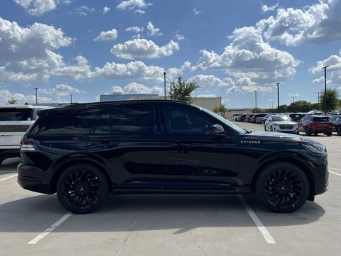 New 2025 Lincoln Aviator Reserve w/ Equipment Group 201A image 10