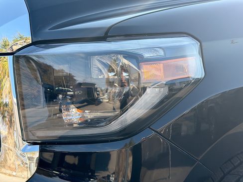 Used 2020 Toyota Tundra SR5 w/ TRD Off-Road Package image 9