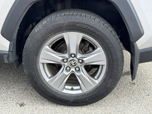Used 2022 Toyota RAV4 XLE w/ Convenience Package AWD/4WD image 8