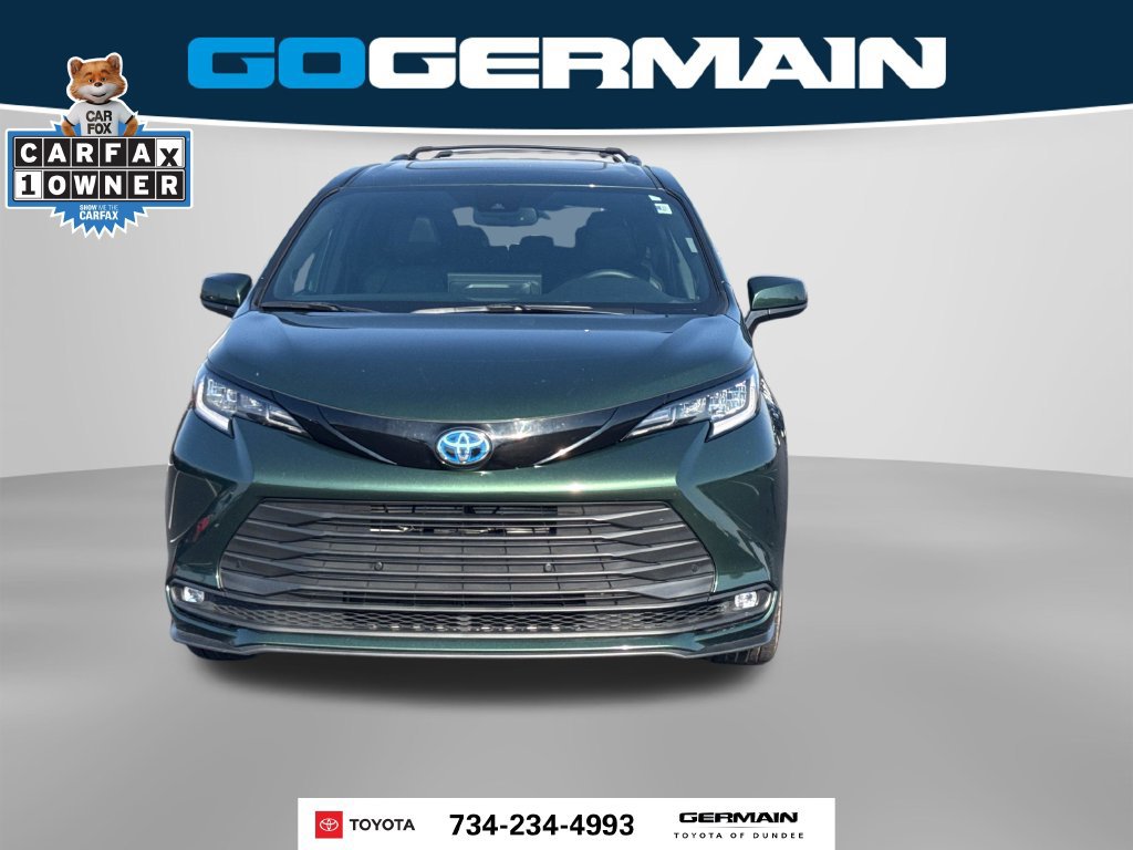 Used 2025 Toyota Sienna XLE Woodland Edition AWD/4WD image 11