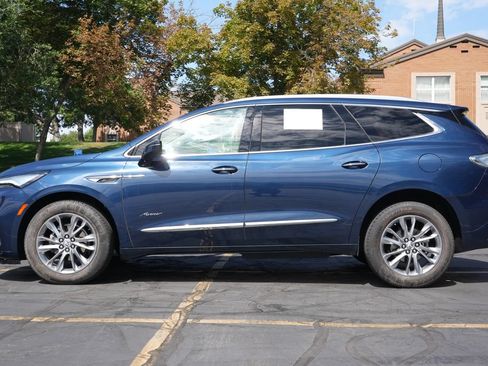 Used 2023 Buick Enclave Avenir w/ Avenir Technology Package AWD/4WD image 2