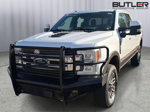 Used 2017 Ford F350 King Ranch w/ King Ranch Ultimate Package AWD/4WD image 3