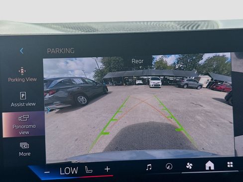 Used 2024 BMW X5 sDrive40i w/ M Sport Package image 12