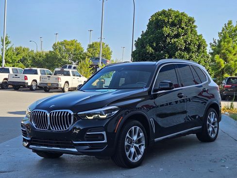 Used 2022 BMW X5 xDrive40i w/ Parking Assistance Package AWD/4WD image 3