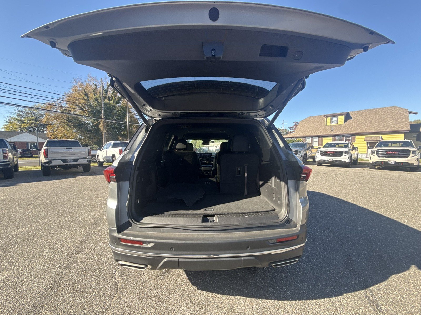 Used 2025 Buick Enclave Preferred FWD image 26