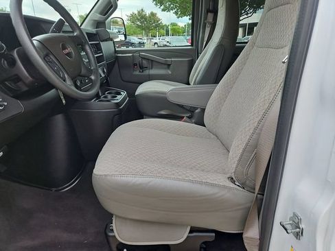 Used 2025 GMC Savana 3500 LT w/ LT Preferred Equipment Group RWD image 17