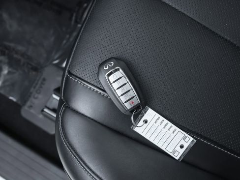 Used 2023 INFINITI QX60 Luxe w/ Vision Package image 44