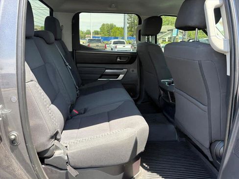 Used 2022 Toyota Tundra SR5 w/ SR5 Convenience Package AWD/4WD image 8