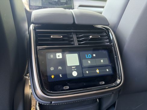 Used 2022 Rivian R1S Launch Edition AWD/4WD image 31
