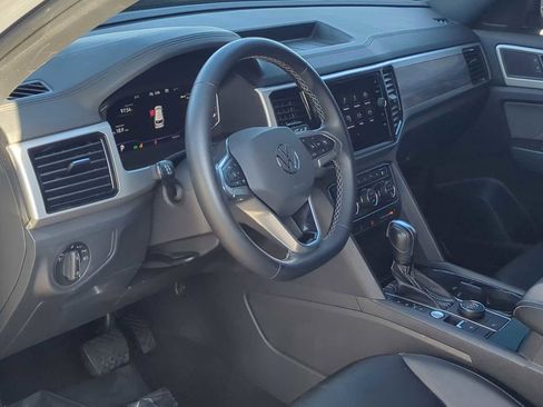 Used 2022 Volkswagen Atlas Cross Sport SE image 10