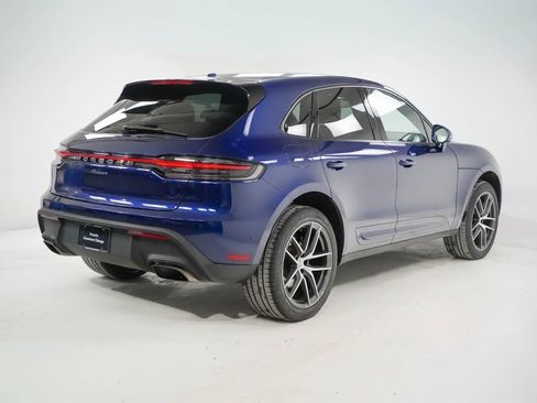 Certified 2022 Porsche Macan image 10
