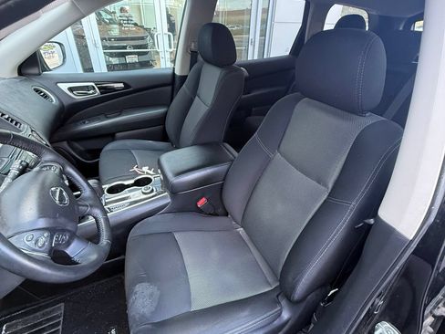 Used 2018 Nissan Pathfinder SV AWD/4WD image 8