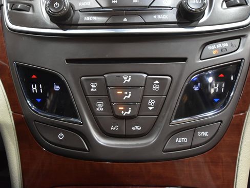 Used 2016 Buick Regal image 30