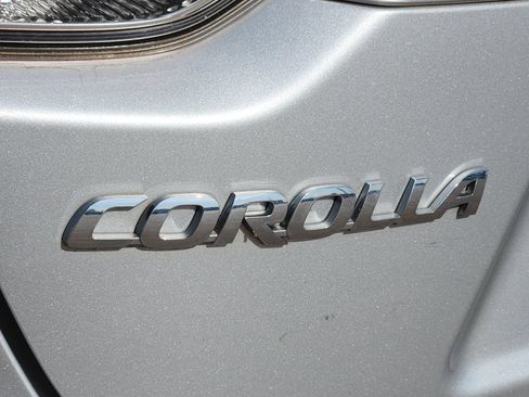 Used 2022 Toyota Corolla LE FWD image 12