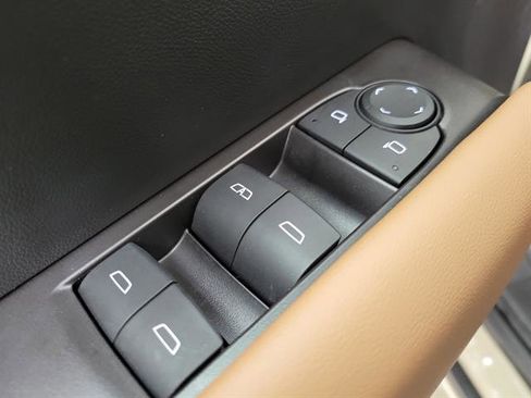 Used 2024 GMC Canyon AT4 w/ AT4 Premium Package image 17