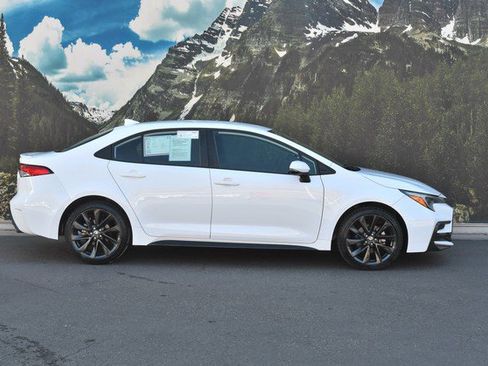 Certified 2023 Toyota Corolla SE image 2