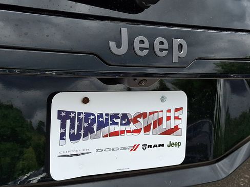 Used 2026 Jeep Cherokee Overland w/ Advanced Pro Tech Group AWD/4WD image 17