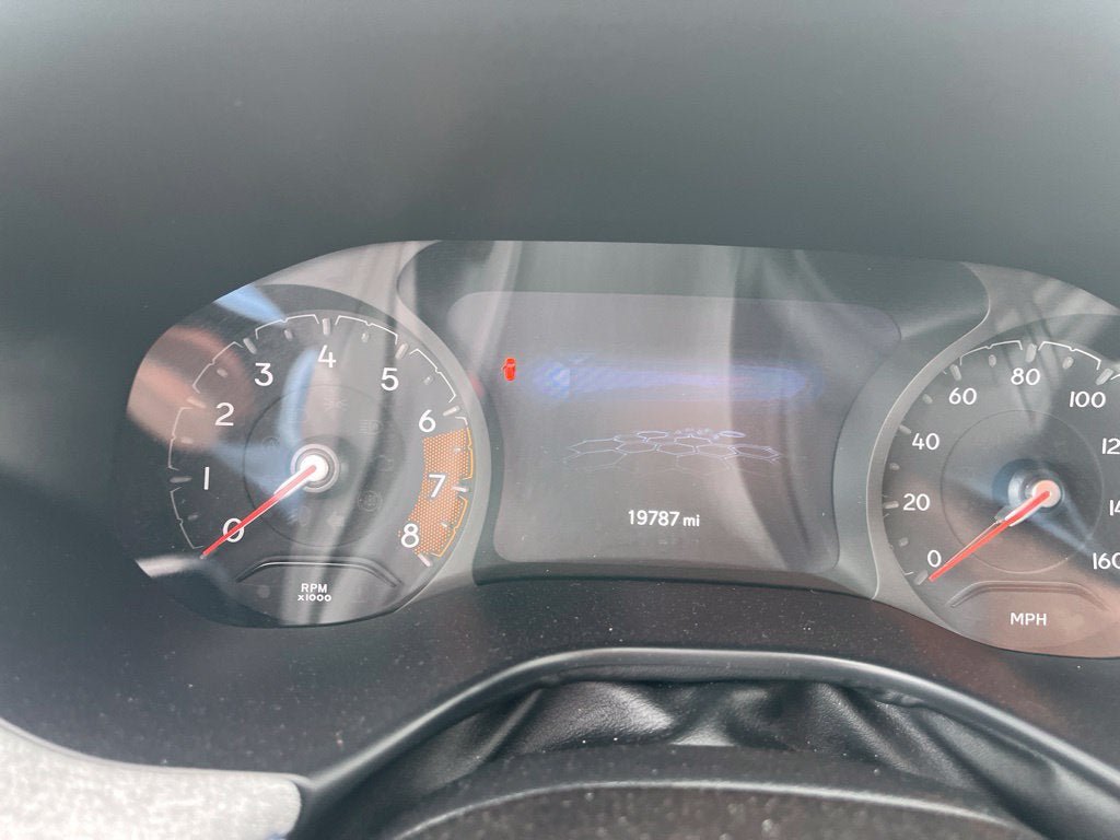 Used 2025 Jeep Compass Latitude AWD/4WD image 16