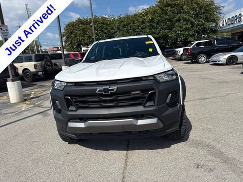 Used 2024 Chevrolet Colorado Trail Boss w/ Technology Package AWD/4WD image 8