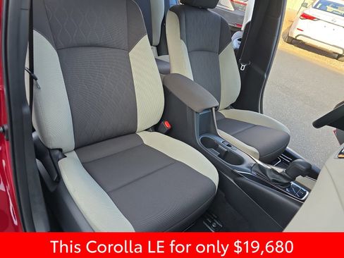 Used 2025 Toyota Corolla LE image 16